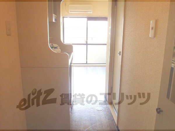 Other room space. Corridor