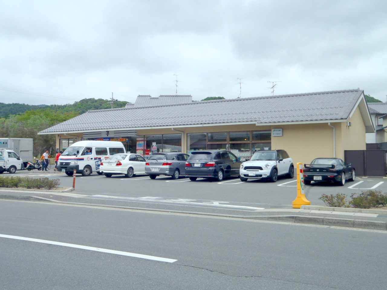 Convenience store. 610m to Seven-Eleven Kyoto Fu Prince (convenience store)