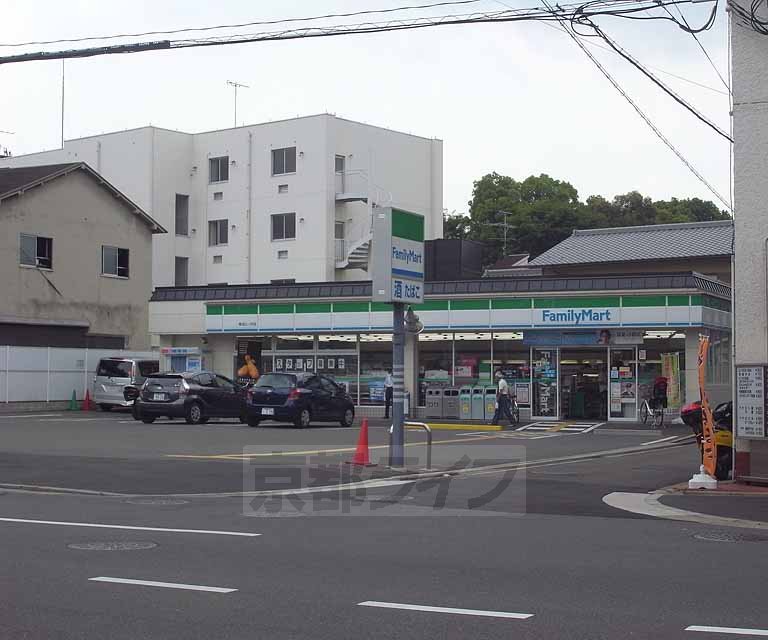 Convenience store. FamilyMart Oike Yamanouchi store up (convenience store) 375m