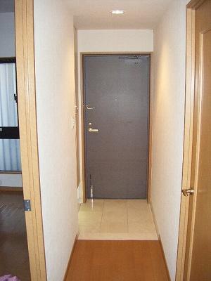 Entrance. Local (April 2013) Shooting