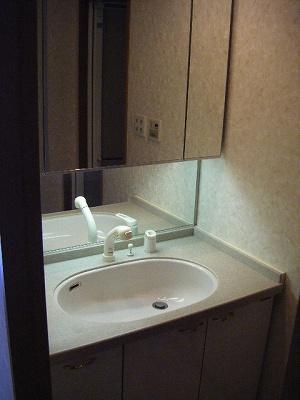 Wash basin, toilet. Indoor (April 2013) Shooting