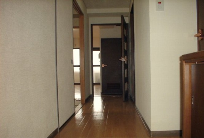 Other room space. Corridor