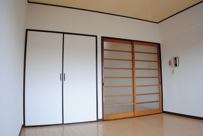 Living and room. ※ It is a photograph of another room of the same apartment.
