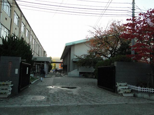 Junior high school. Uzumasa 1m up to junior high school