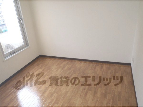 Living and room. It is south-facing bright rooms