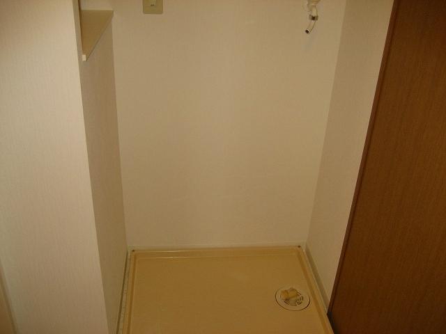 Wash basin, toilet. Indoor (September 2013) Shooting