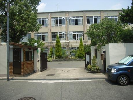 Primary school. Umezukita about up to elementary school