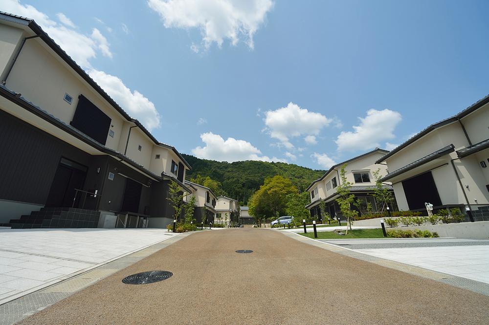 Sale already cityscape photo. Sale already the city average