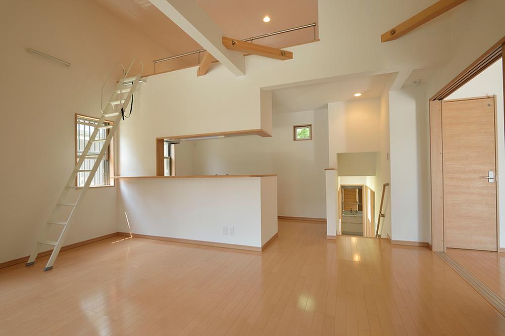 Living. F Building No. 111 living (June 2013) Shooting