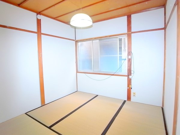 Living and room. Quiet and calm down the room.