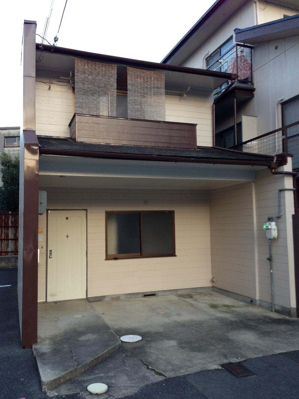 Local appearance photo. Local (12 May 2013) Shooting