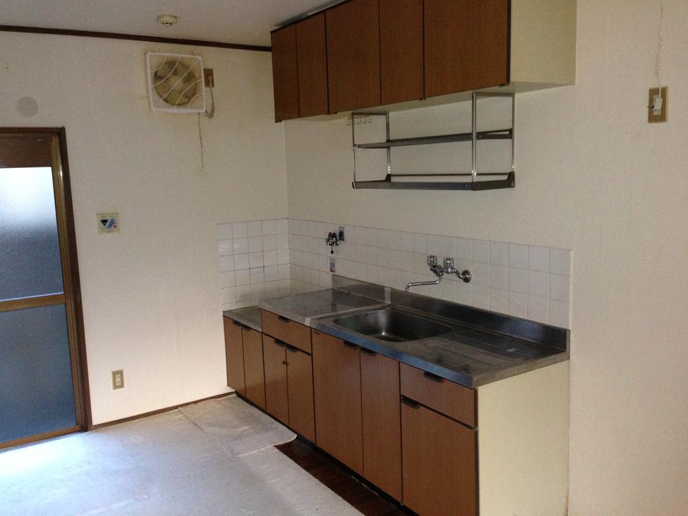 Kitchen. Indoor (12 May 2013) Shooting