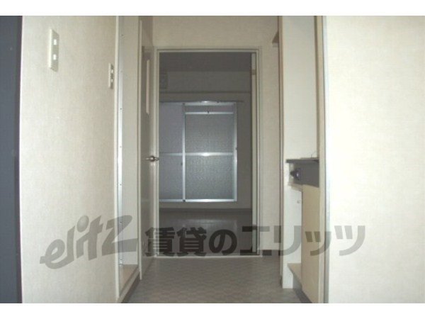 Other room space. Corridor