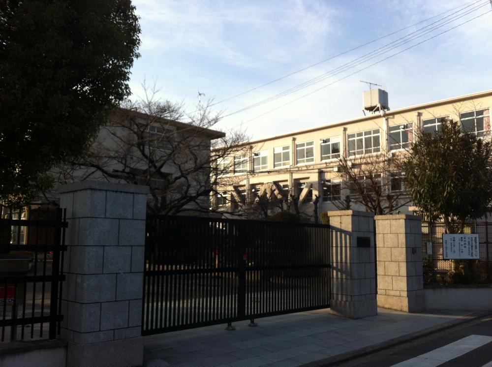 Primary school. 160m to Garden Elementary School