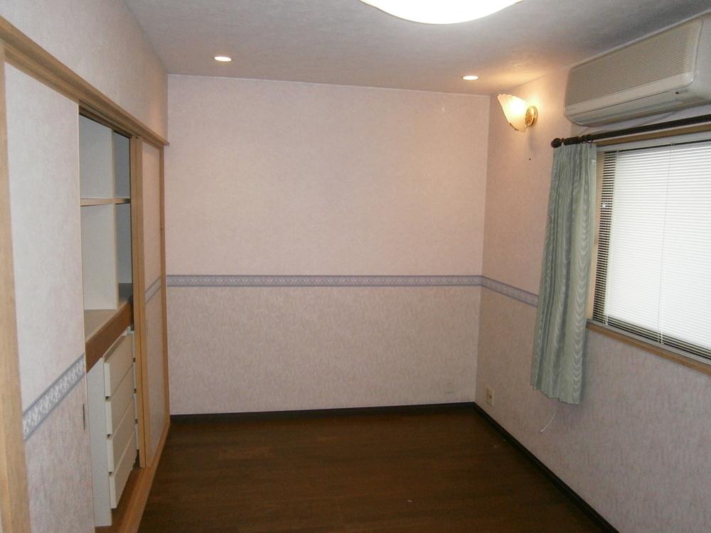 Non-living room. Room (May 2012) shooting