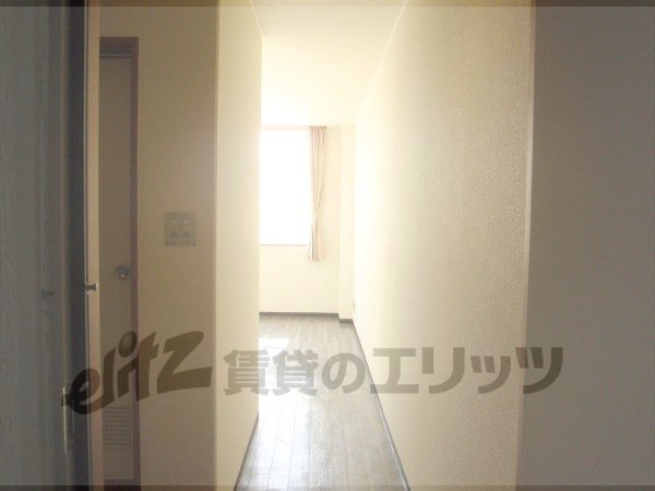 Other room space. Corridor