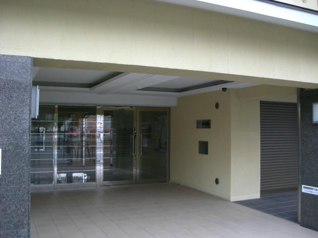 Entrance. Common areas