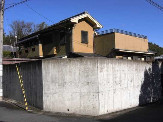 Local appearance photo. Appearance (shooting from the southwest side)