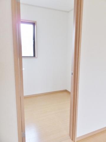 Receipt. Walk-in closet