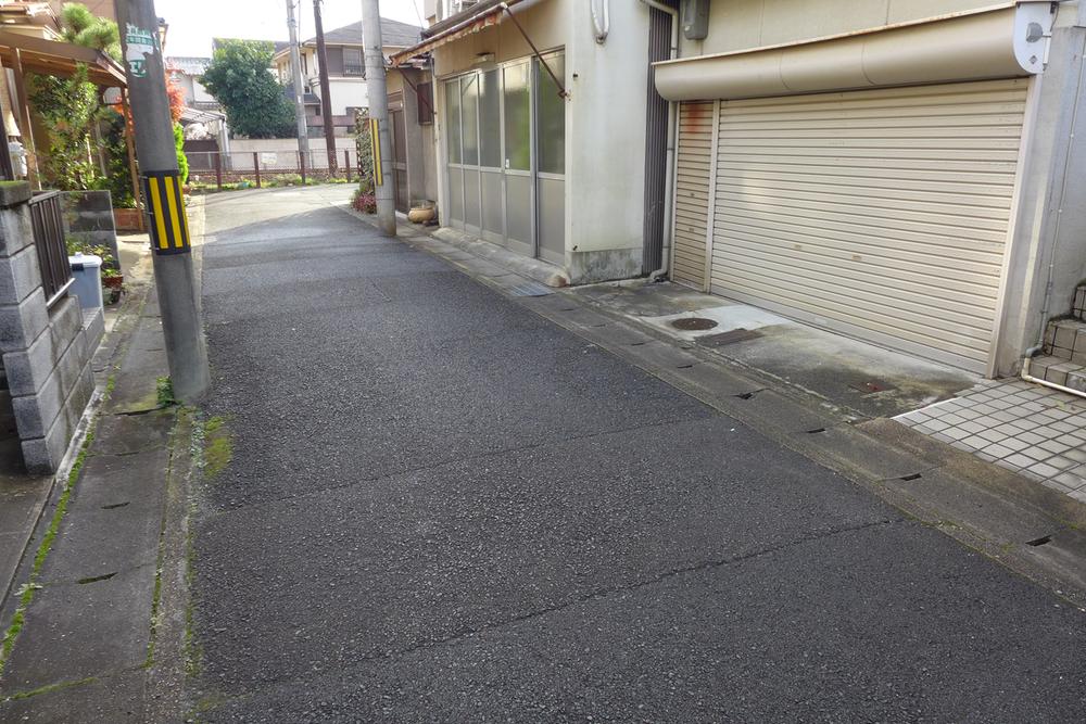 Local photos, including front road. Local (12 May 2013) Shooting