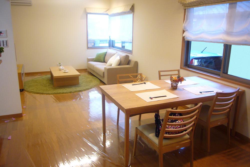 Living. Living-dining Indoor (10 May 2007) Shooting