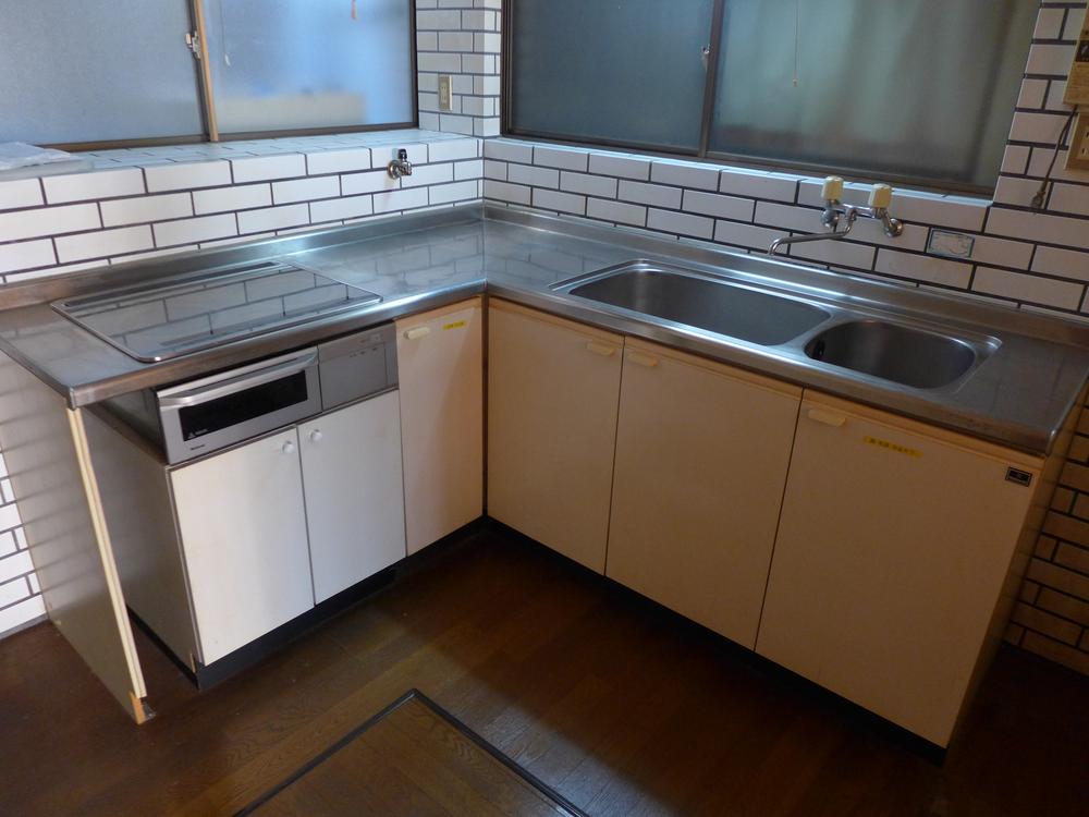 Kitchen. Indoor (12 May 2013) Shooting