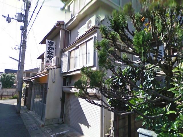 Local appearance photo. 2 units can be parked in the garage of the first floor