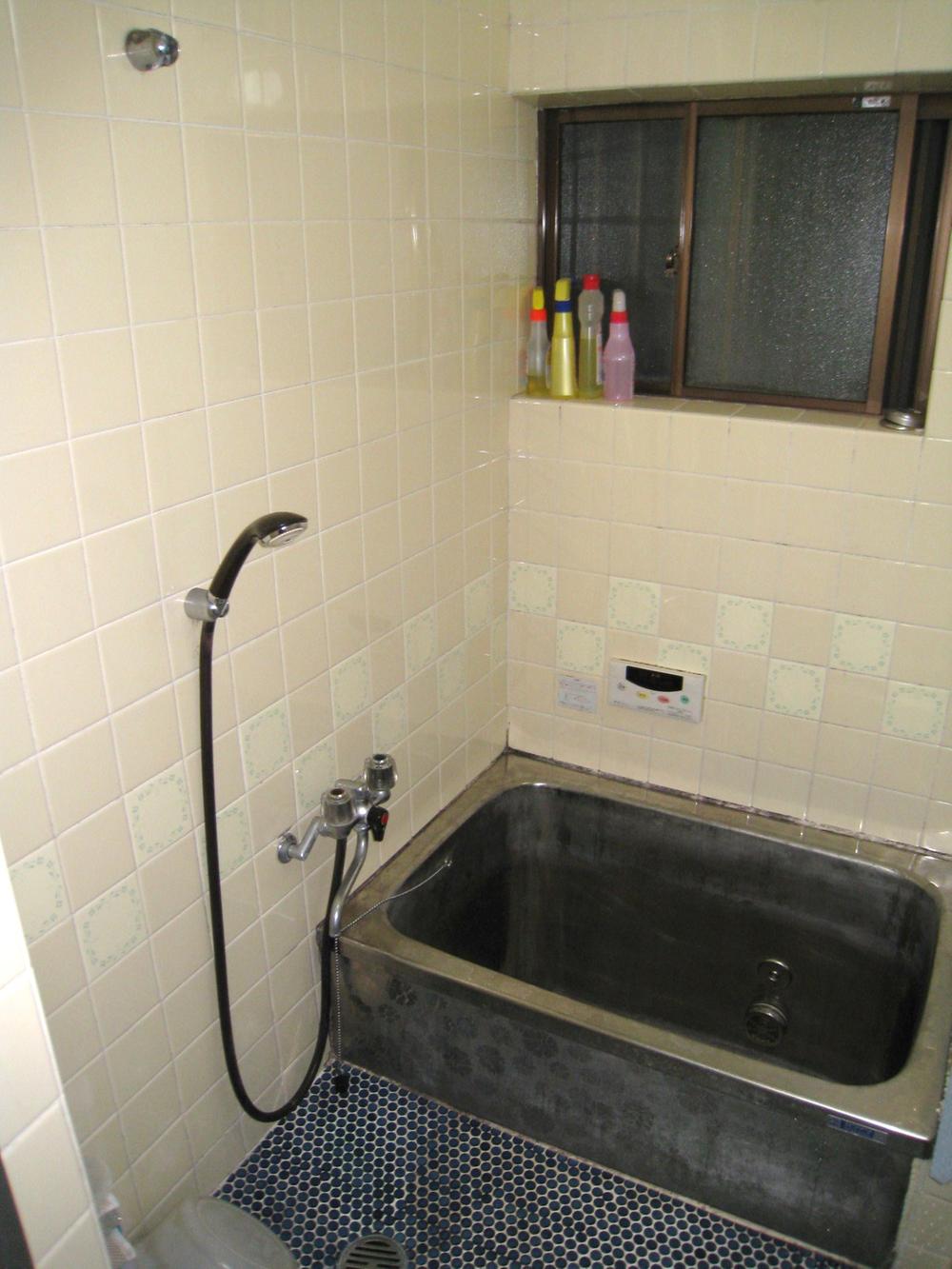 Bathroom. Indoor (February 2013) Shooting