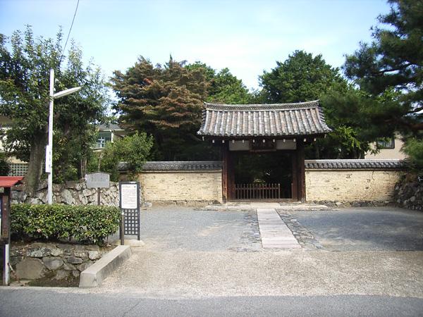 Streets around. Up to about Rokuoin 490m