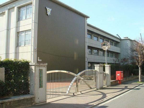 Junior high school. 365m to Kyoto Municipal Shijo junior high school