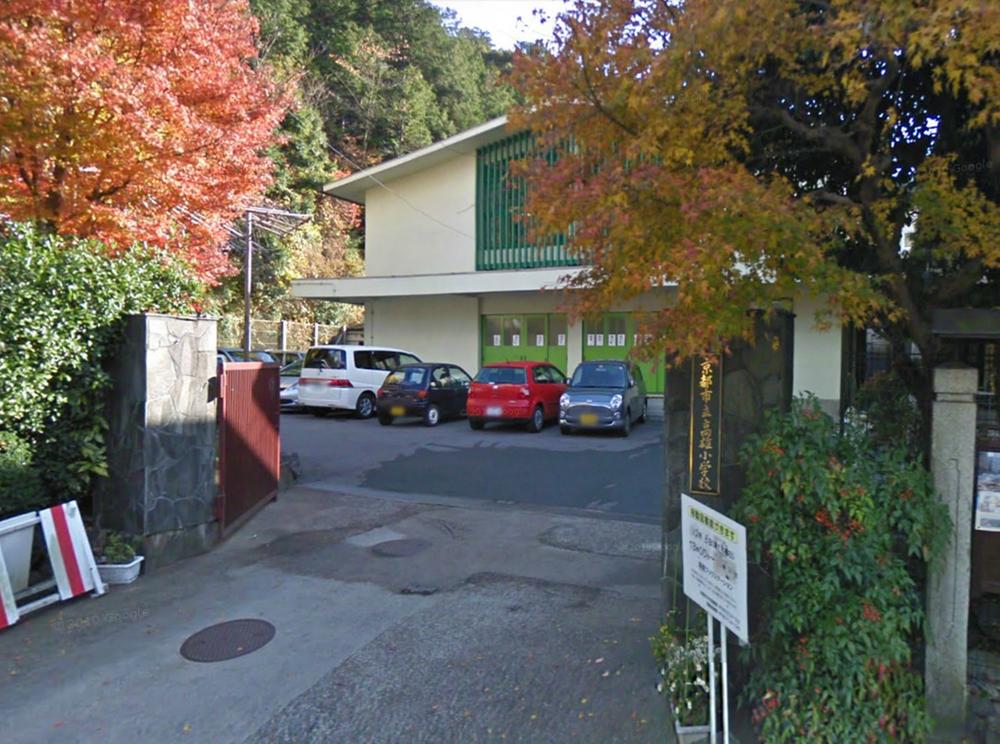 Primary school. 1m to Kaohsiung Schools