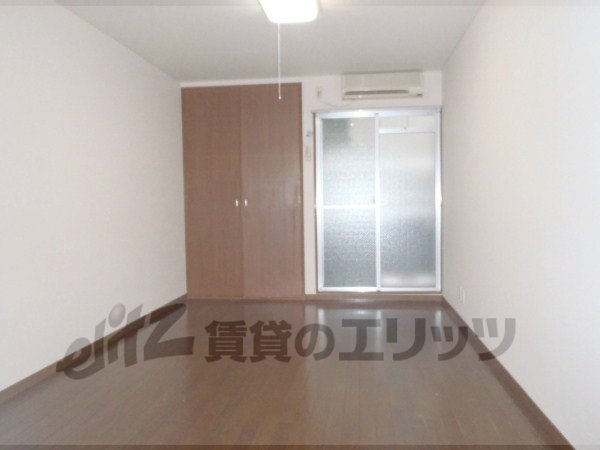 Living and room. 7.3 Pledge of rooms. You can consult the pet