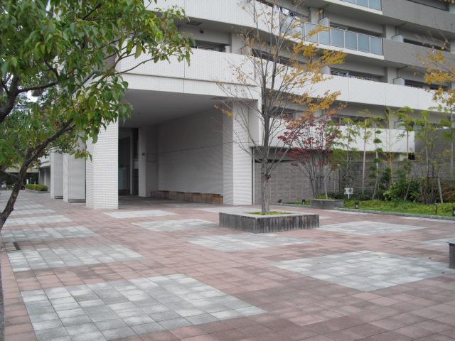 Entrance. Common areas