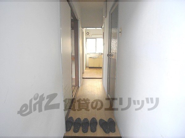 Other room space. Corridor