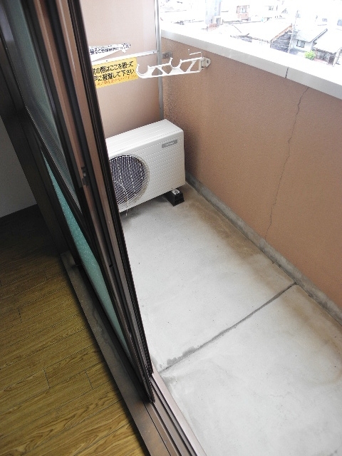 Balcony. Balcony facing east of spread ☆