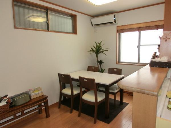 Living. Please look Is Yoshitaku.