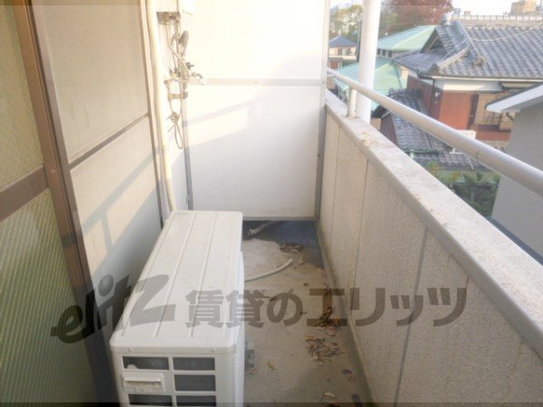 Balcony. Enough clothes space