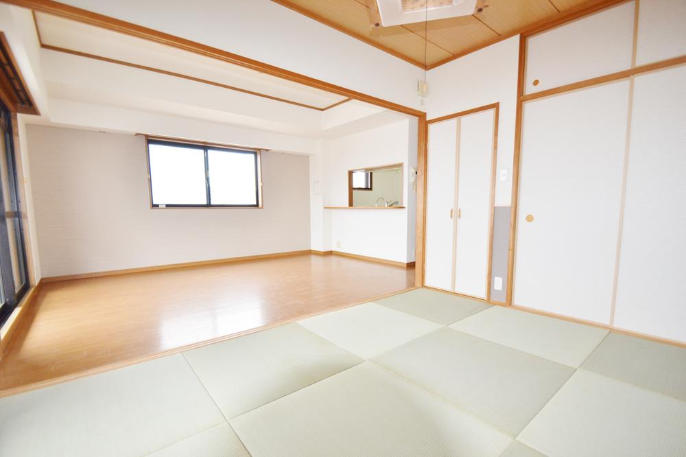 Living. Stylish Ryukyu tone tatami attractive!