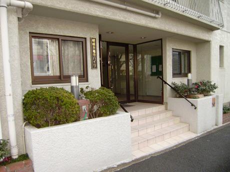 Entrance. Common areas