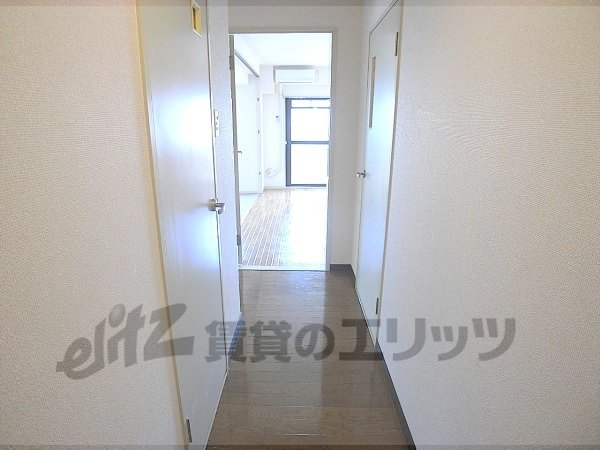 Other room space. Corridor