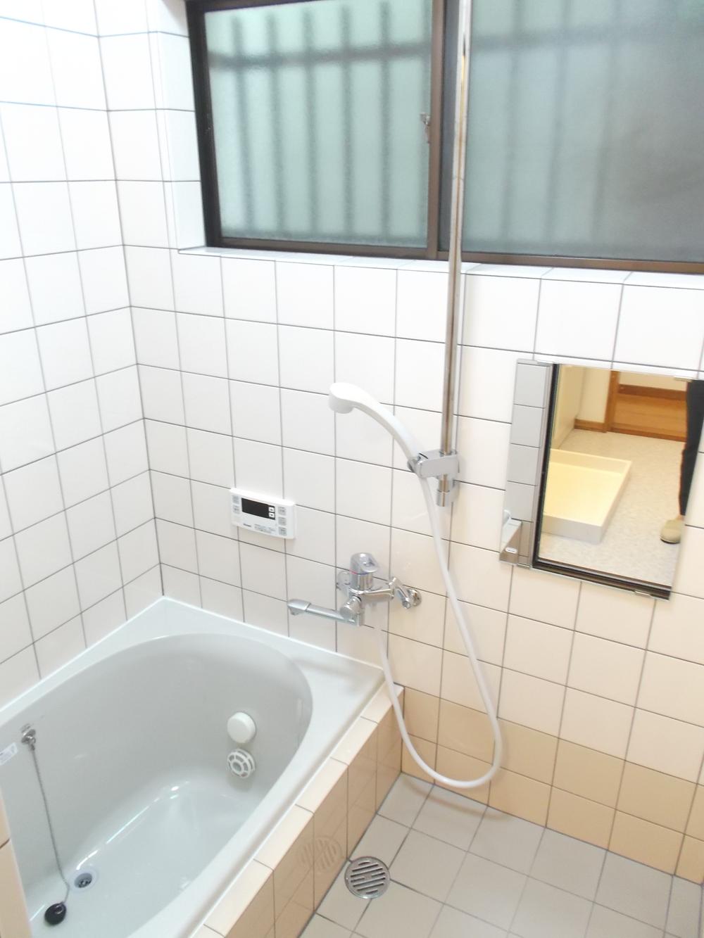 Bathroom. Indoor (11 May 2013) Shooting