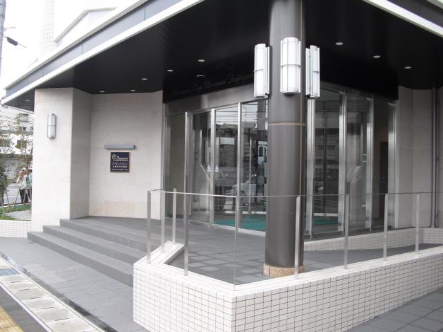 Entrance. Common areas