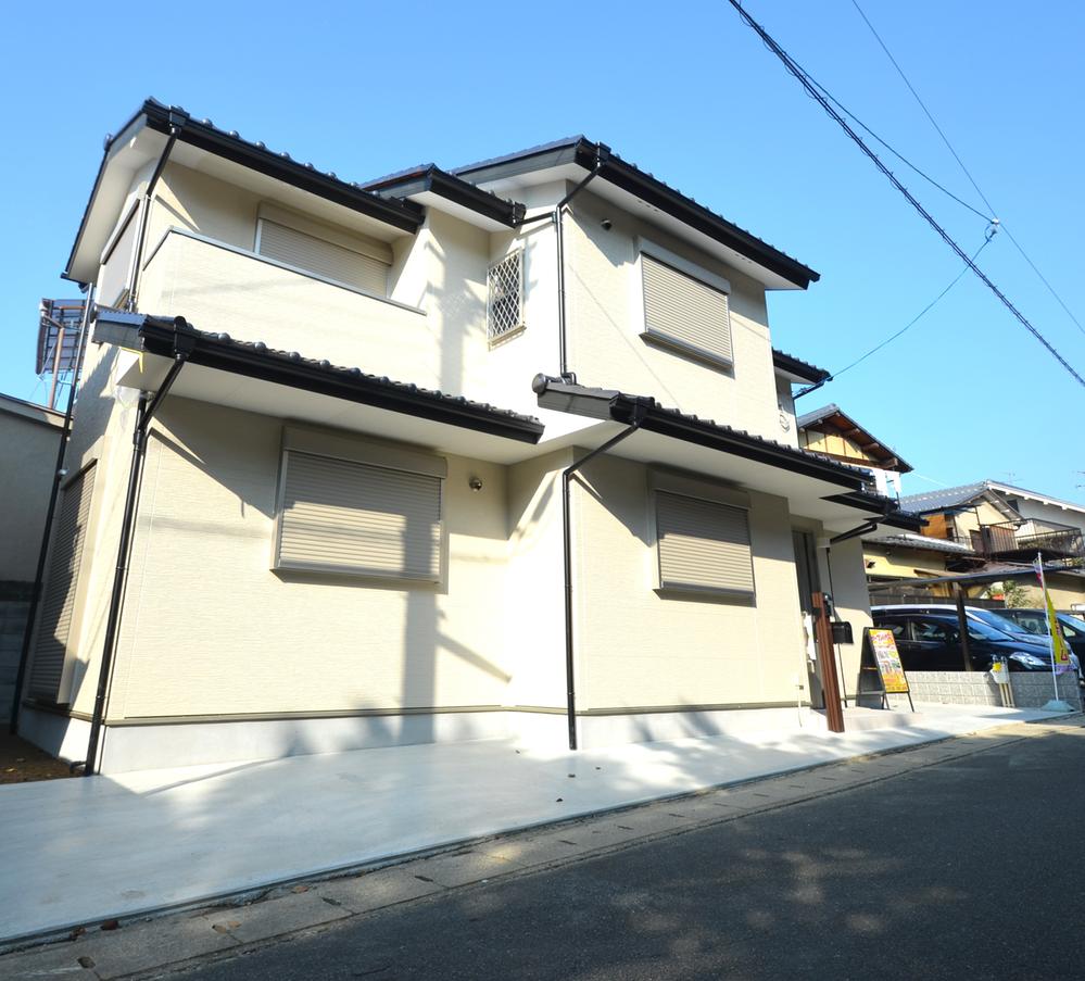 Local appearance photo. Per north side garage, Local has a feeling of opening!