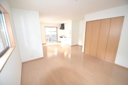 Living. Living of family reunion also Pikkapika