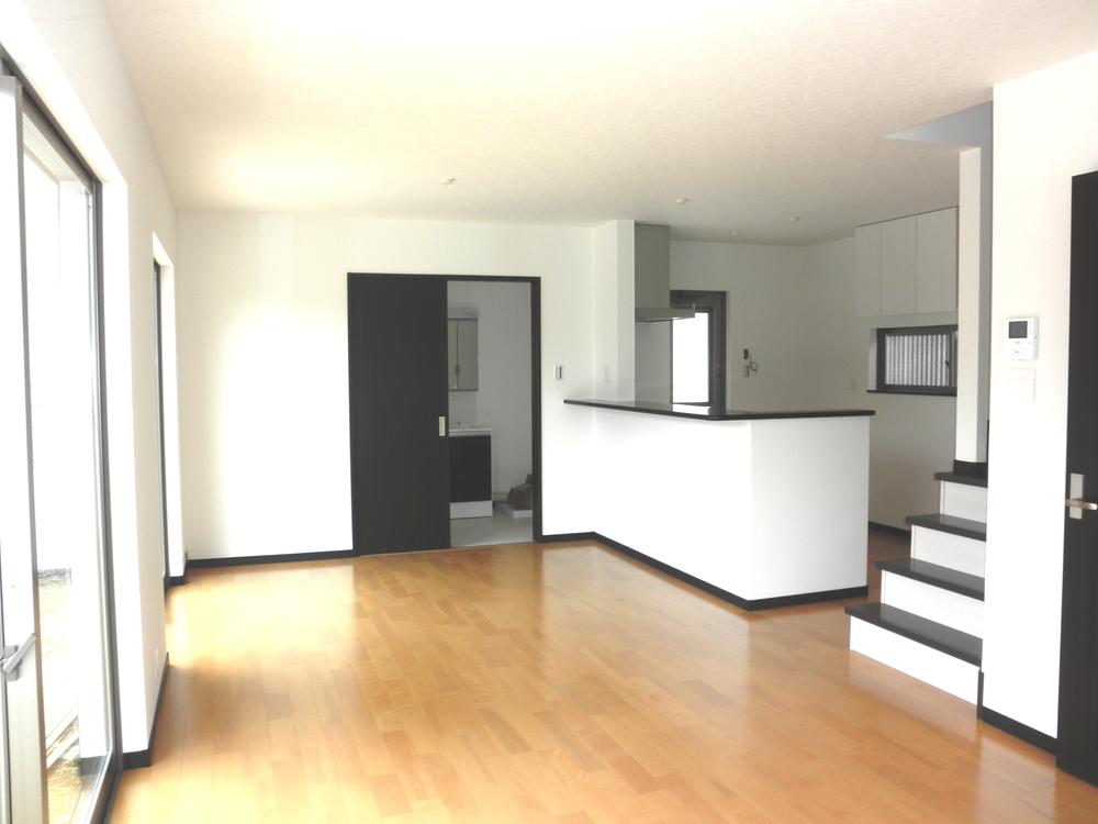 Same specifications photos (living). Same specifications