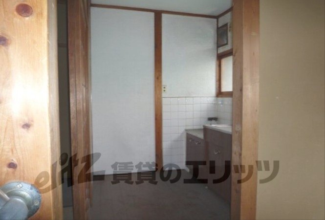 Other room space. Corridor