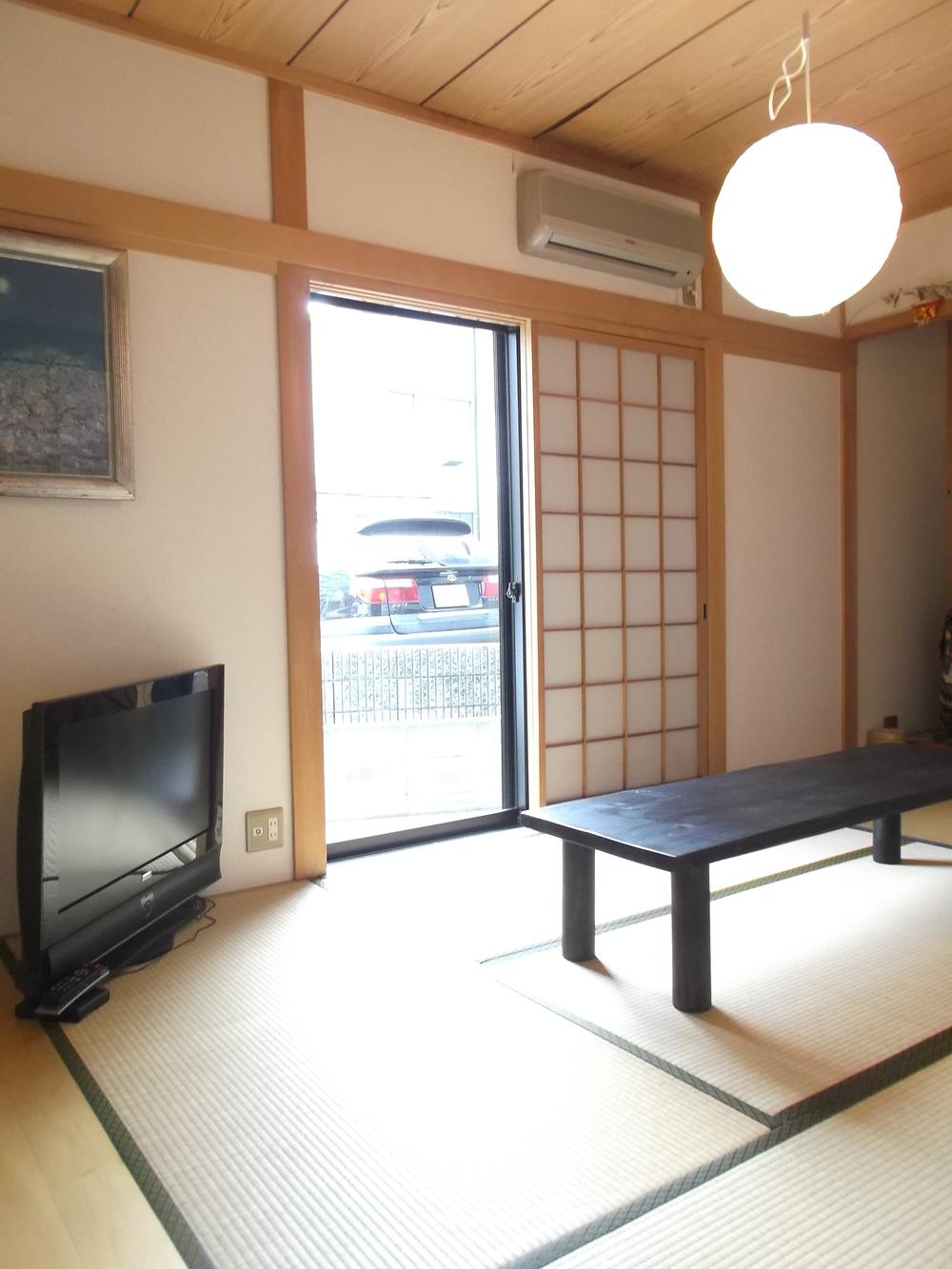 Non-living room. Indoor (12 May 2013) Shooting