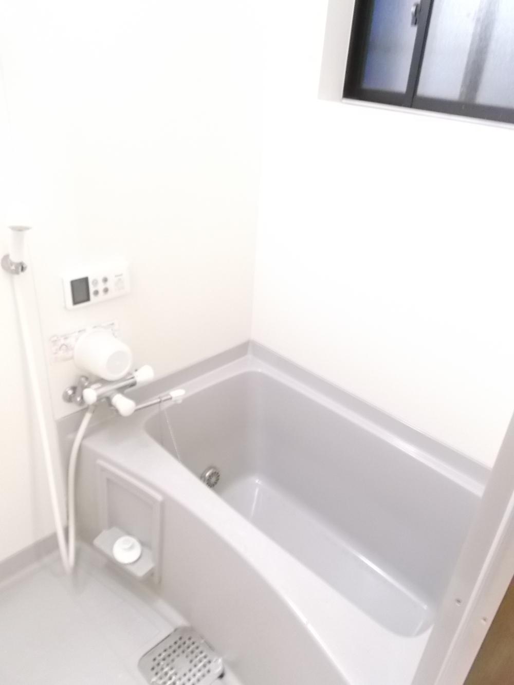 Bathroom. Indoor (12 May 2013) Shooting