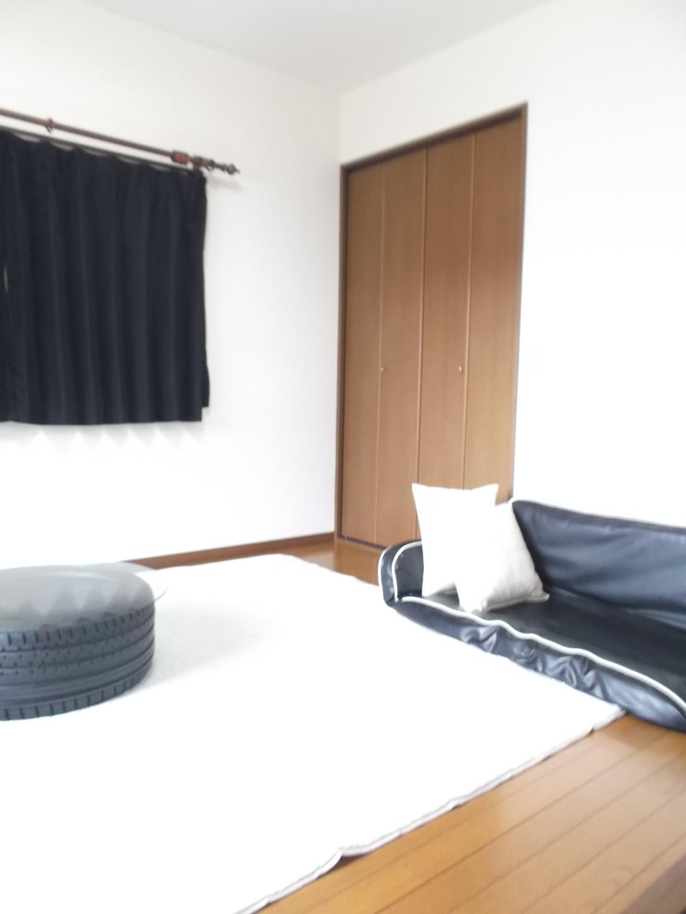 Non-living room. Indoor (12 May 2013) Shooting