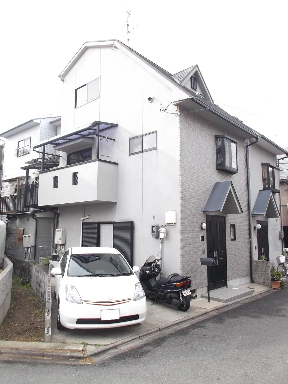 Local appearance photo. Local (12 May 2013) Shooting